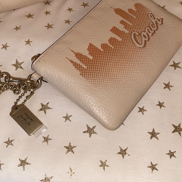 NWT Coach JLO Dempsey Tote 22” with NWT Coach JLO NYC  Wristlet & Bag Charm - Picture 11 of 17